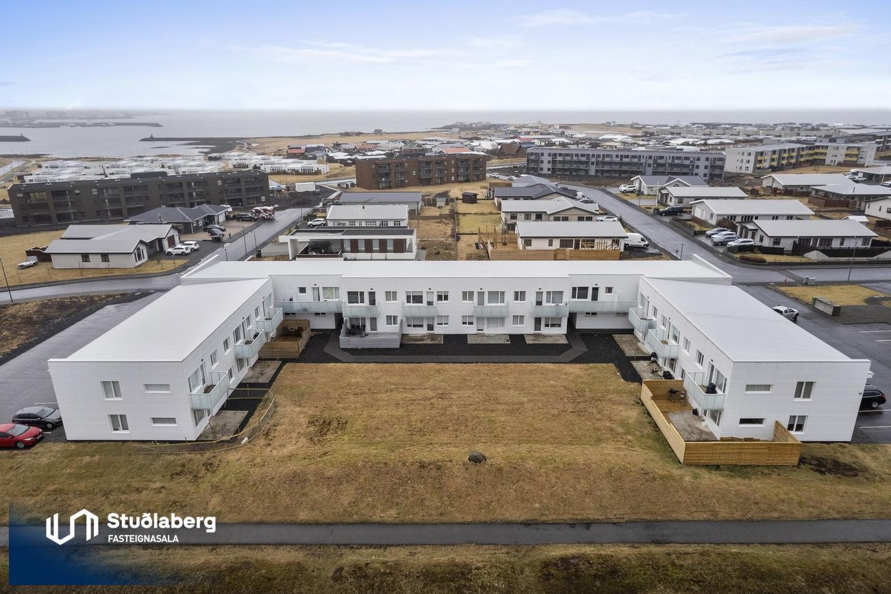 Tjarnabakki 2C, 260 Reykjanesbær