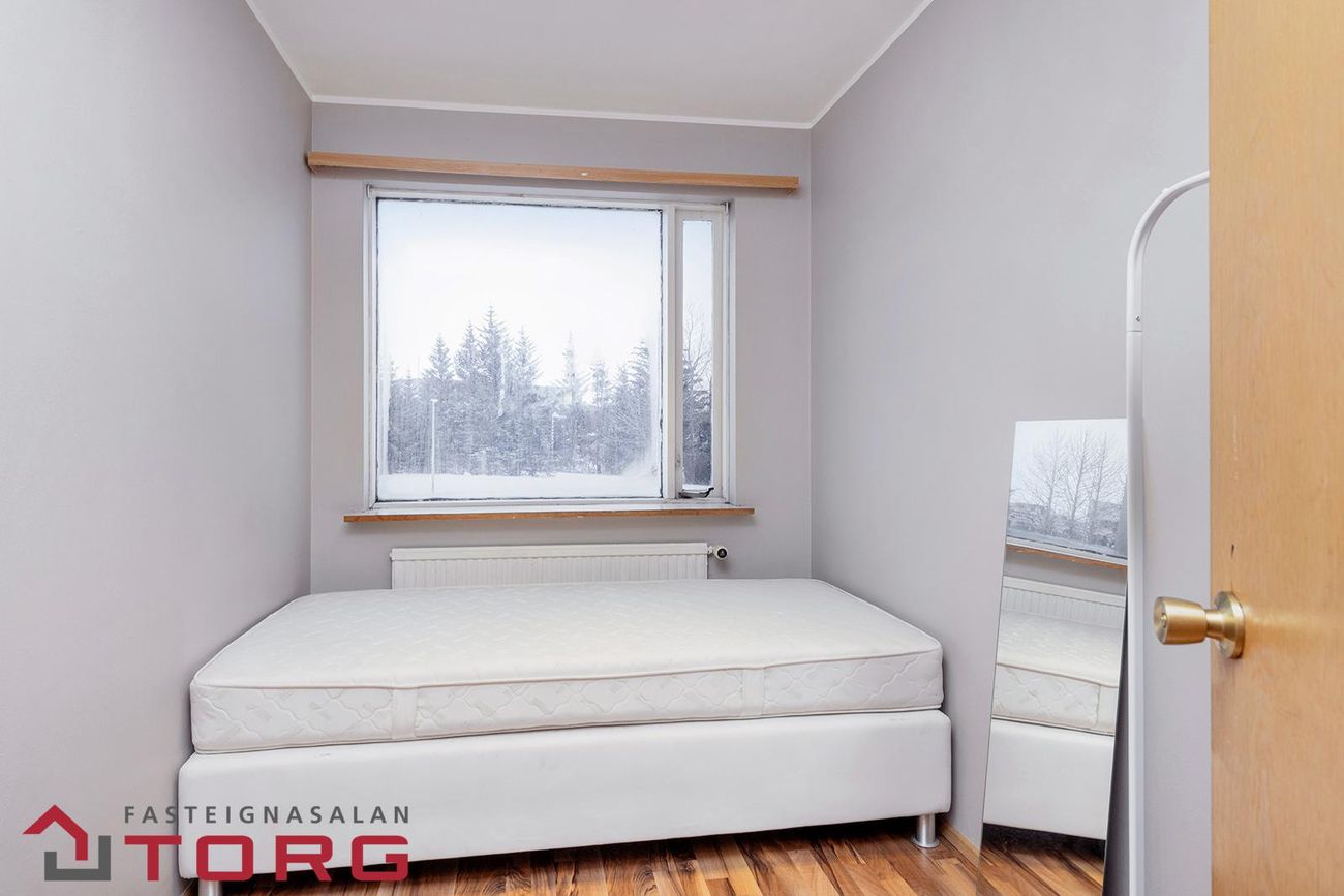 Hraunbær 196 - 0201, 110 Reykjavík