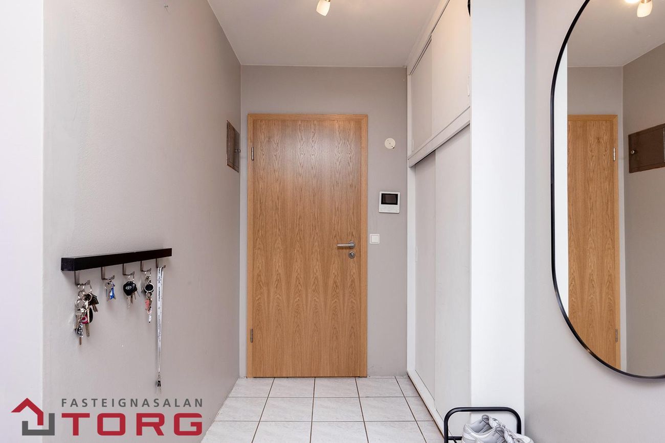 Hraunbær 196 - 0201, 110 Reykjavík