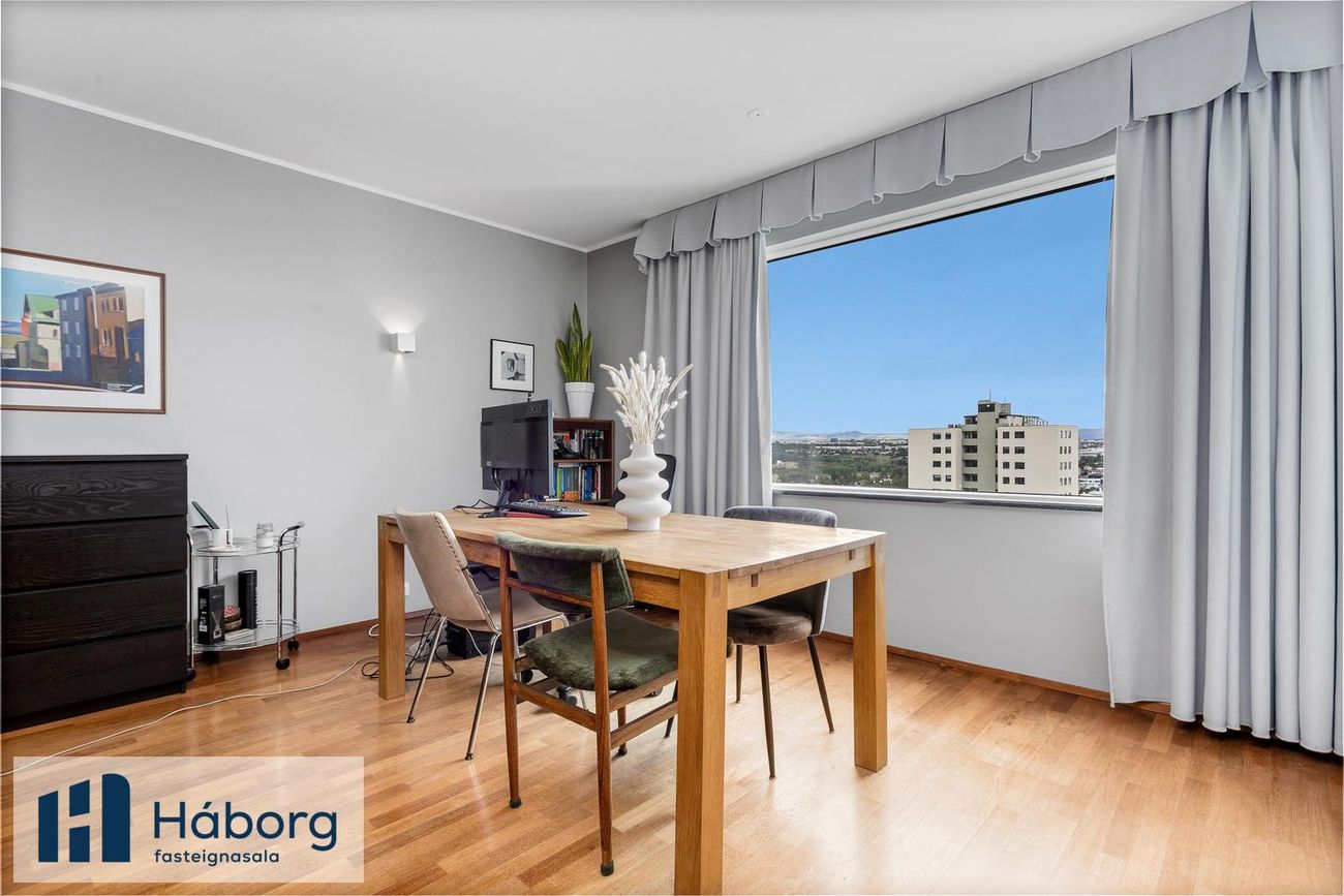 Sólheimar 23, 104 Reykjavík