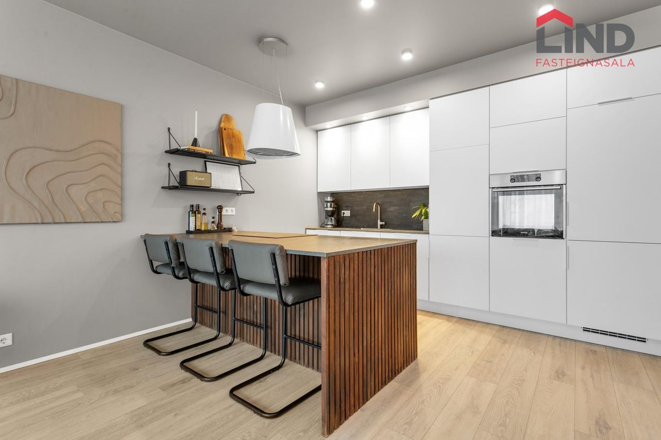 Vinastræti 8 - 0305, 210 Garðabær