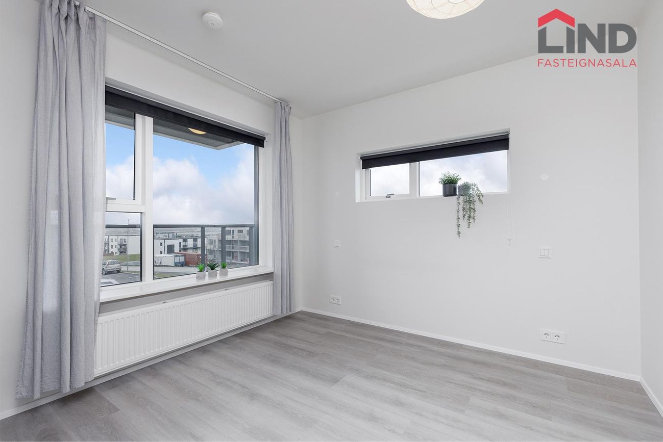 Dalsbraut 36, 260 Reykjanesbær