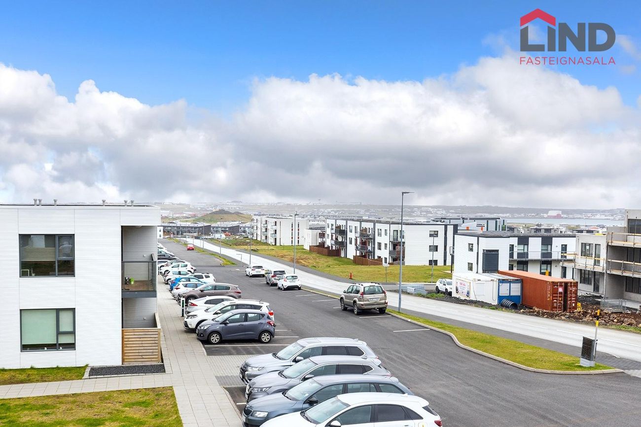 Dalsbraut 36, 260 Reykjanesbær
