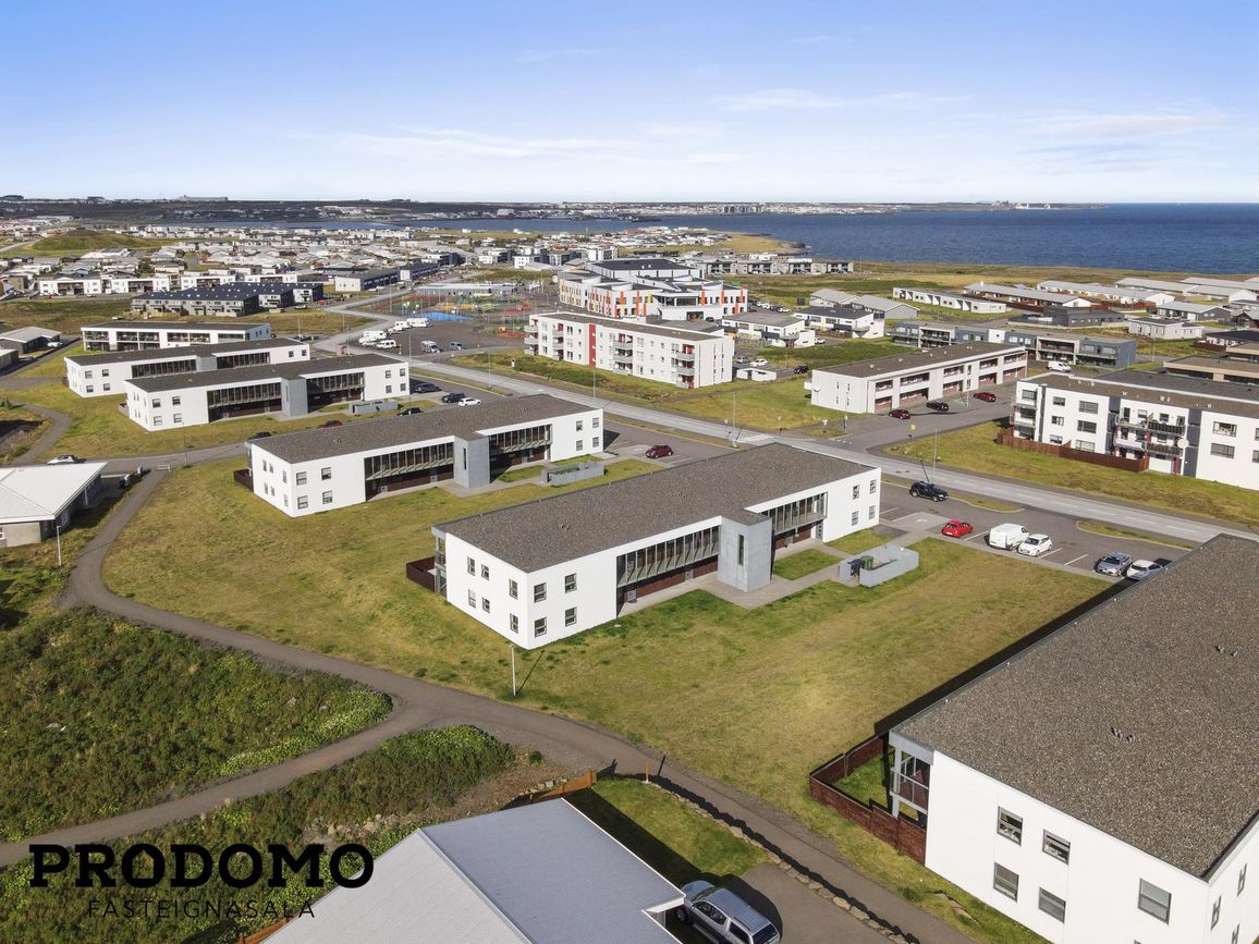 Dalsbraut 28, 260 Reykjanesbær
