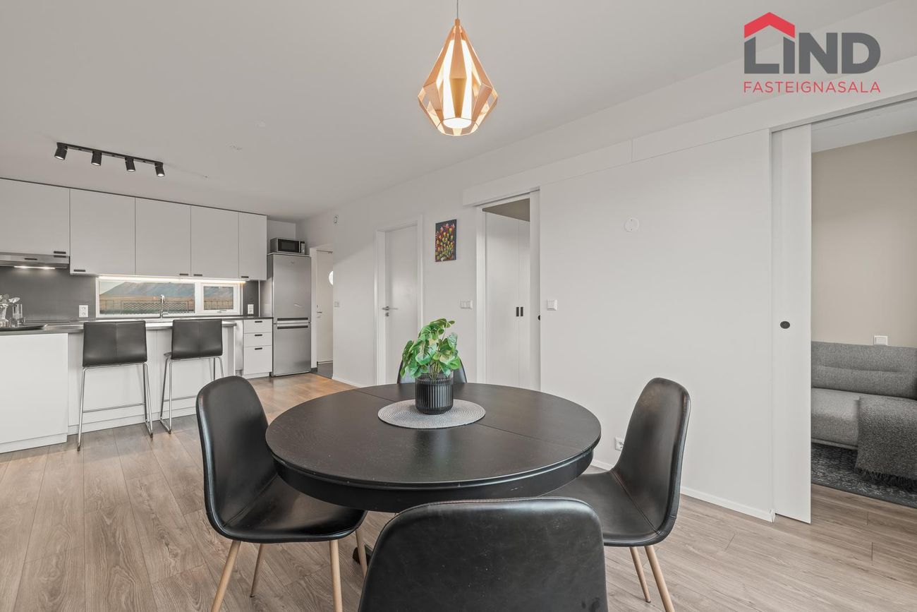 Jöfursbás 11D, 112 Reykjavík