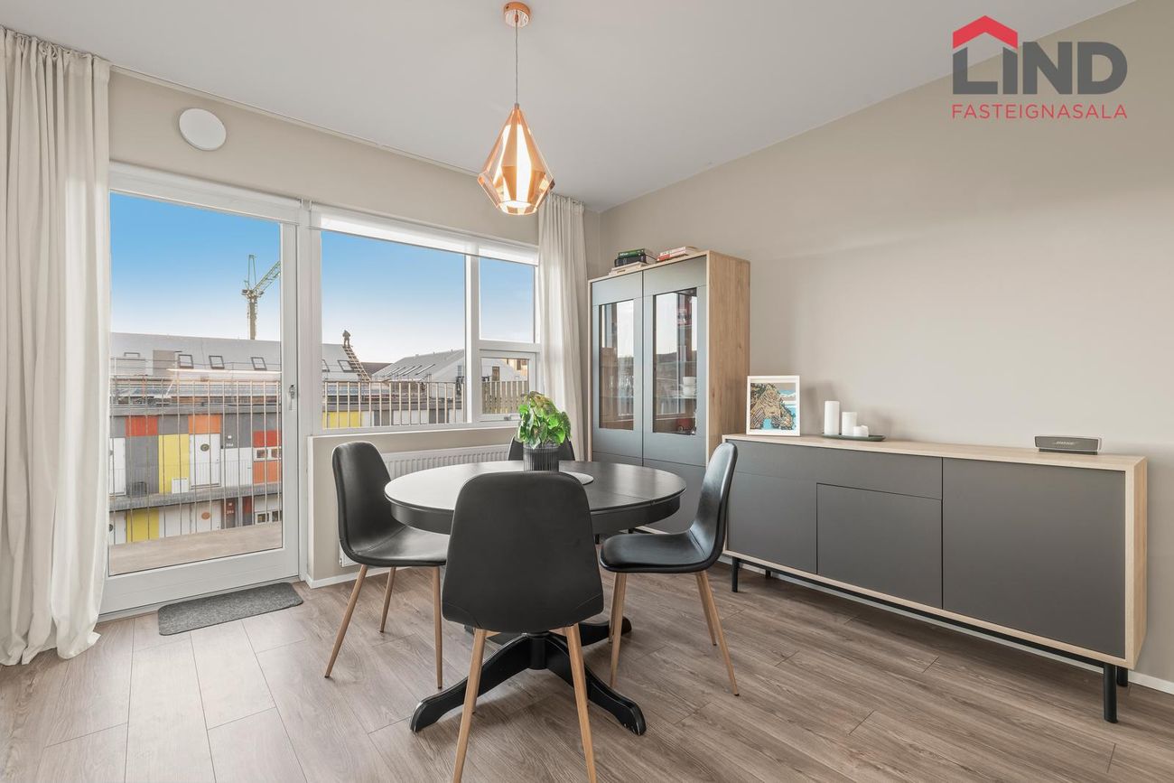 Jöfursbás 11D, 112 Reykjavík