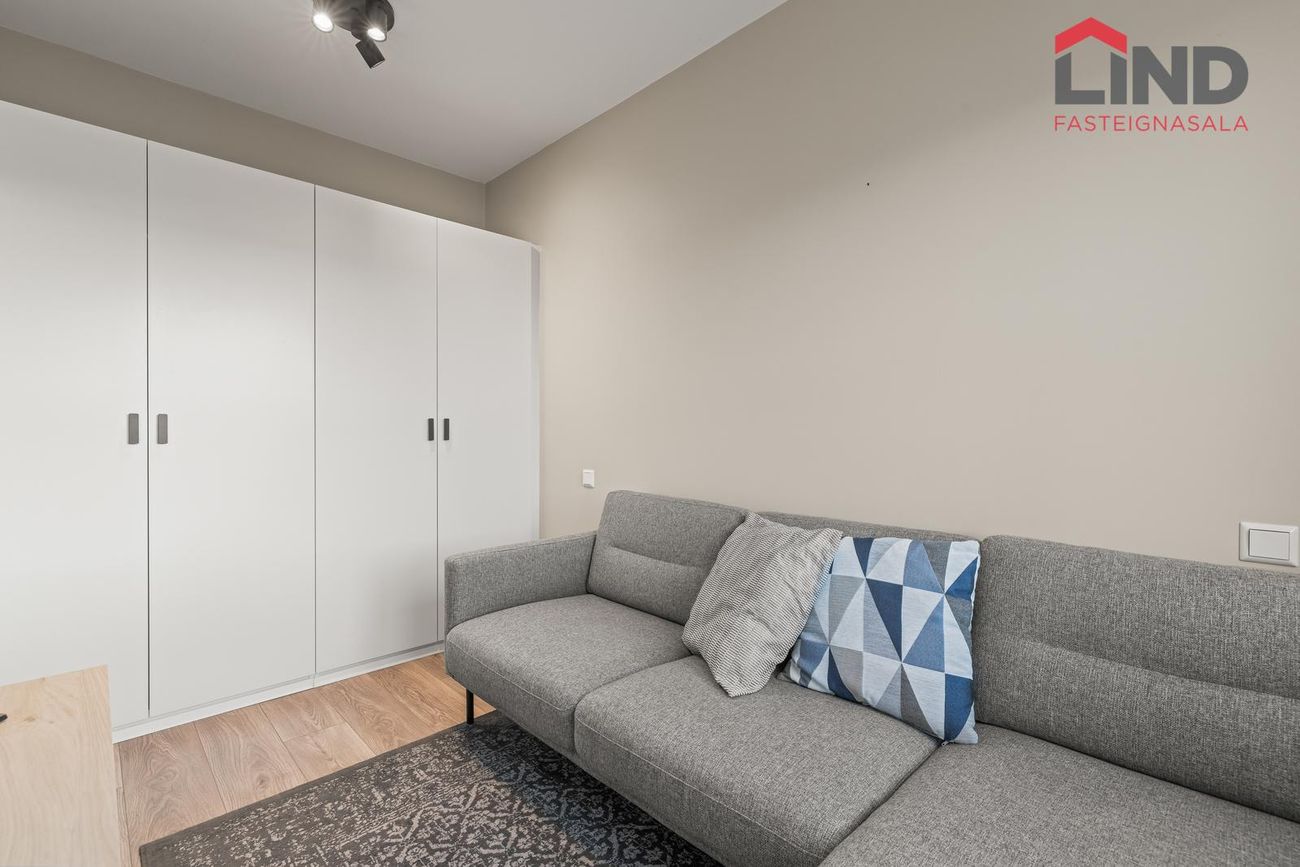 Jöfursbás 11D, 112 Reykjavík