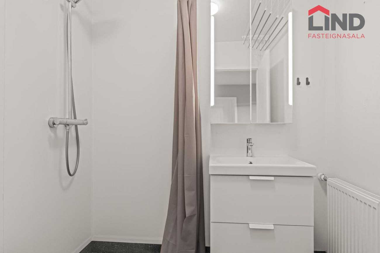 Jöfursbás 11D, 112 Reykjavík