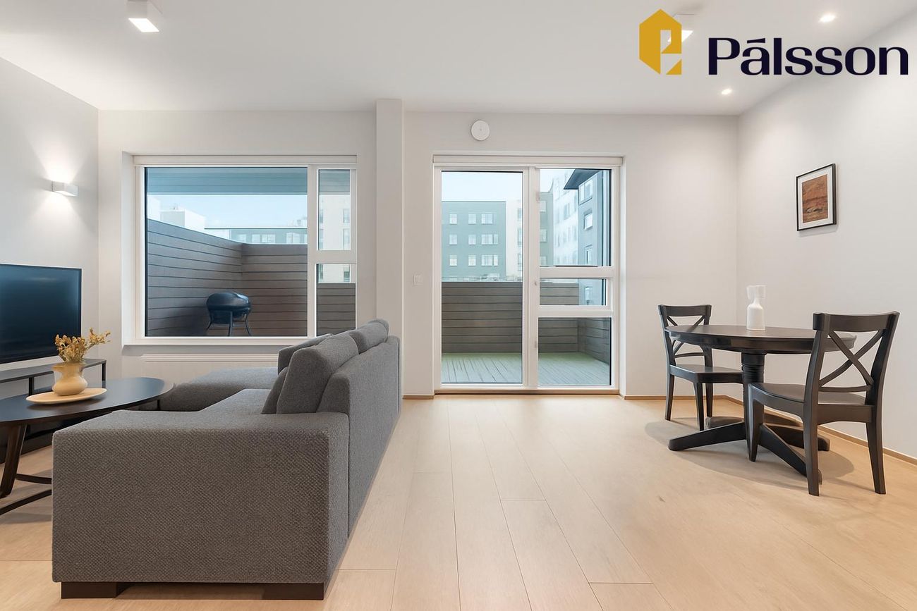 Smyrilshlíð 14, 102 Reykjavík