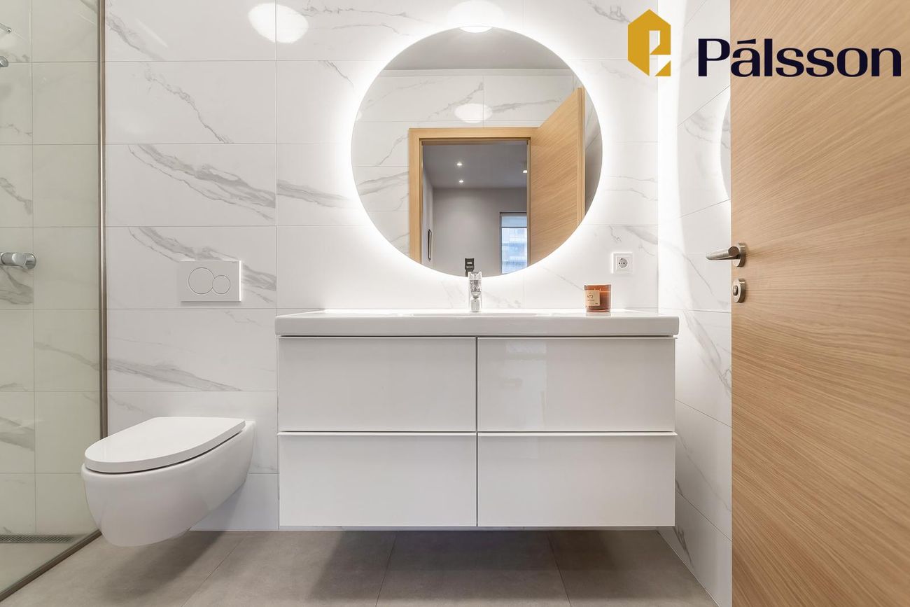 Smyrilshlíð 14, 102 Reykjavík