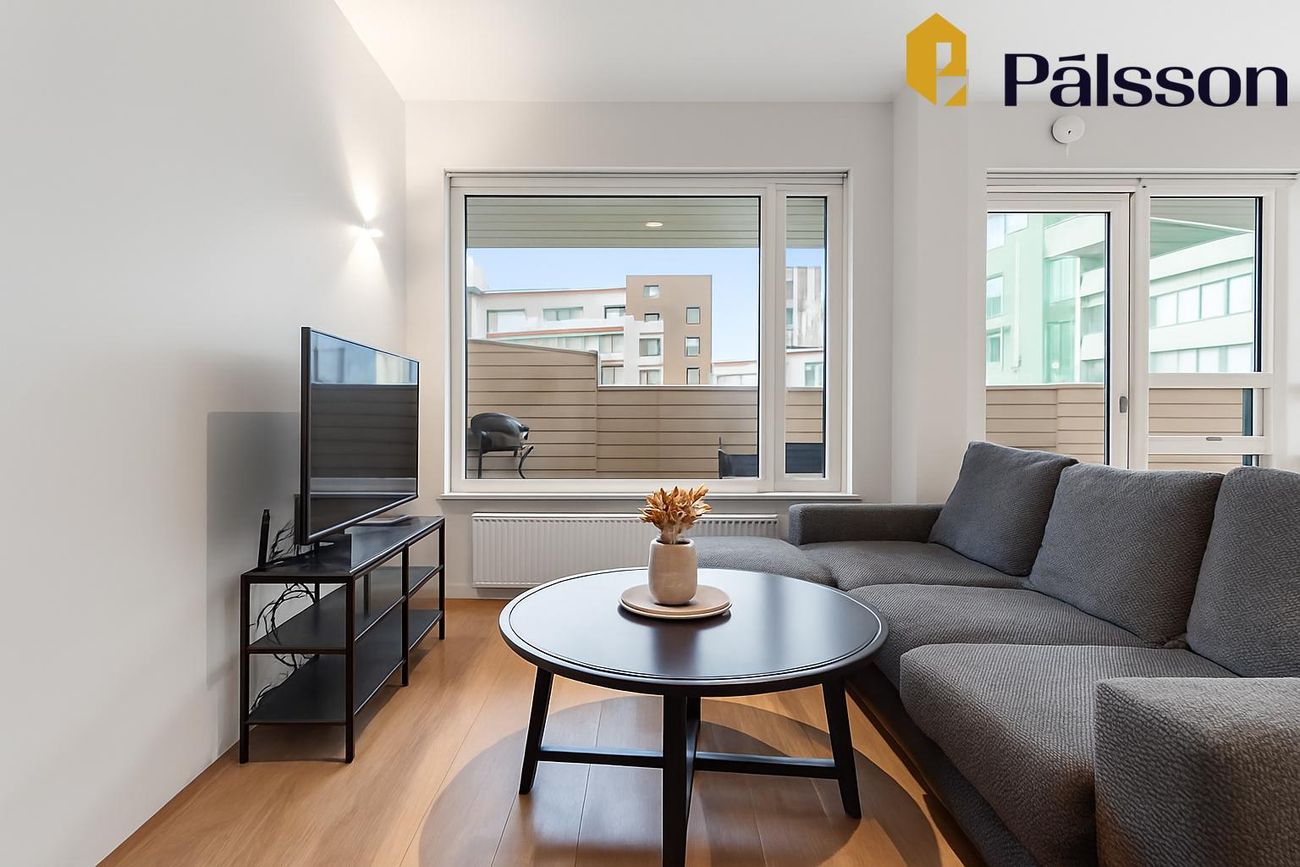 Smyrilshlíð 14, 102 Reykjavík