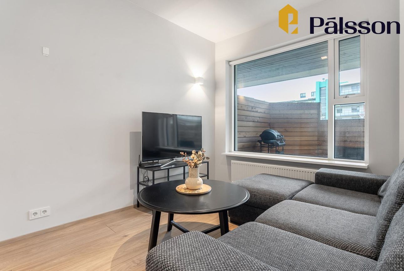 Smyrilshlíð 14, 102 Reykjavík