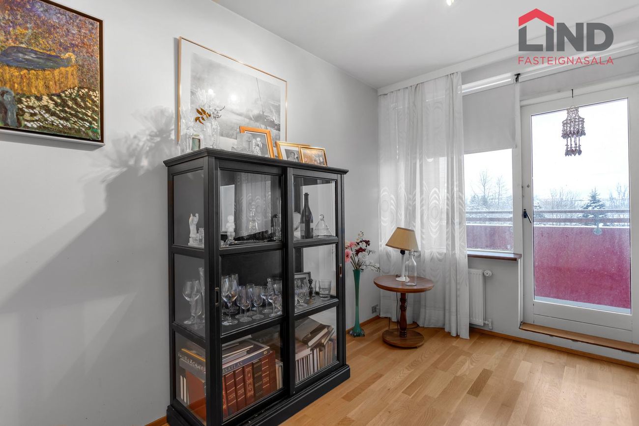 Asparfell 12, 111 Reykjavík