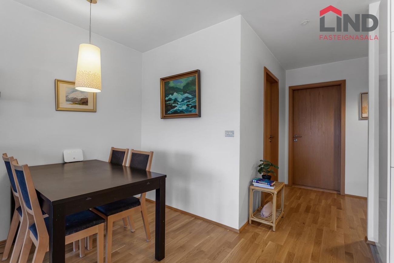 Asparfell 12, 111 Reykjavík