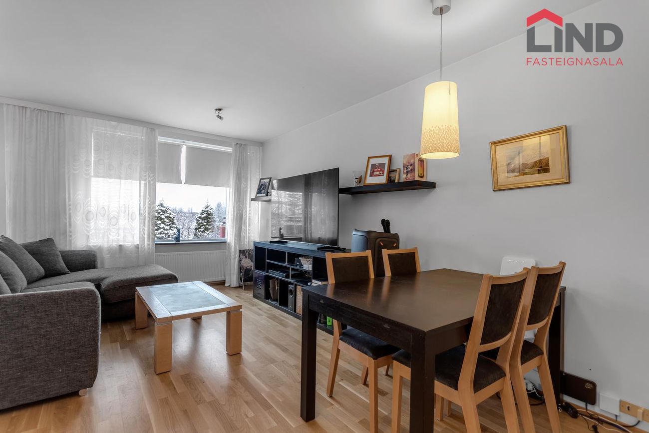 Asparfell 12, 111 Reykjavík
