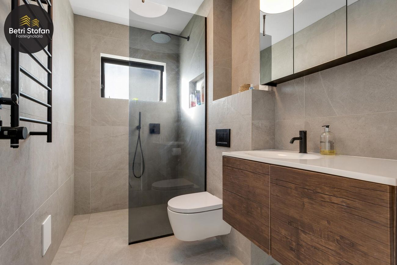 Kópavogsbraut 85 - 0102, 200 Kópavogur