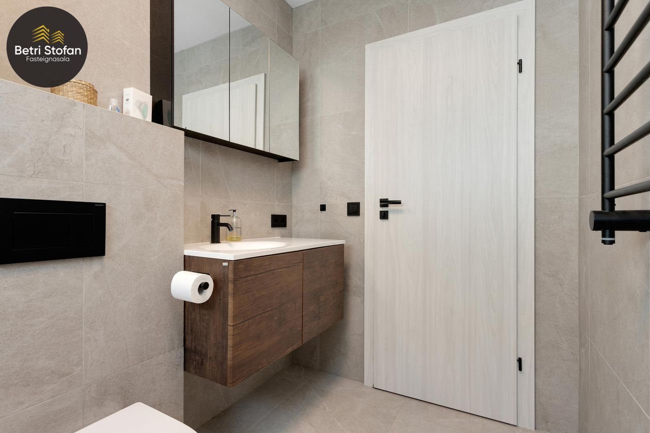 Kópavogsbraut 85 - 0102, 200 Kópavogur