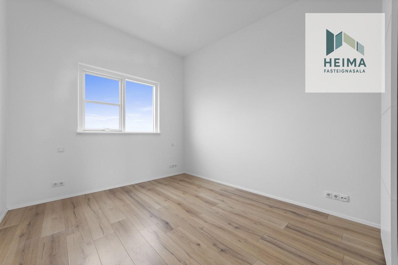 Tjarnabraut 14, 260 Reykjanesbær