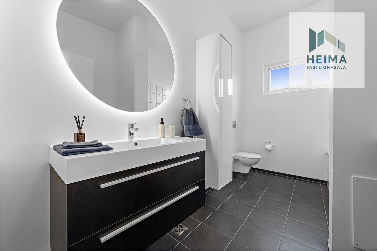 Tjarnabraut 14, 260 Reykjanesbær