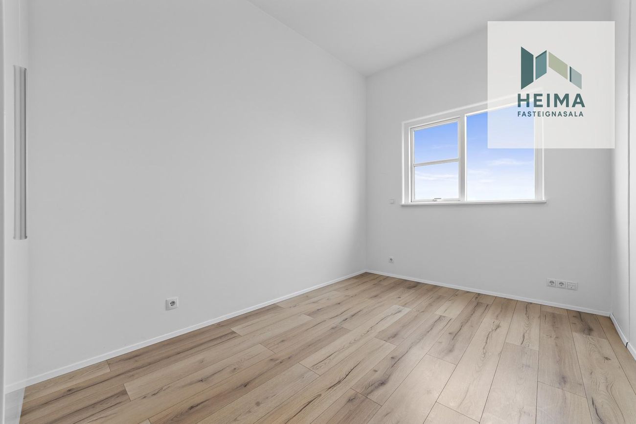 Tjarnabraut 14, 260 Reykjanesbær