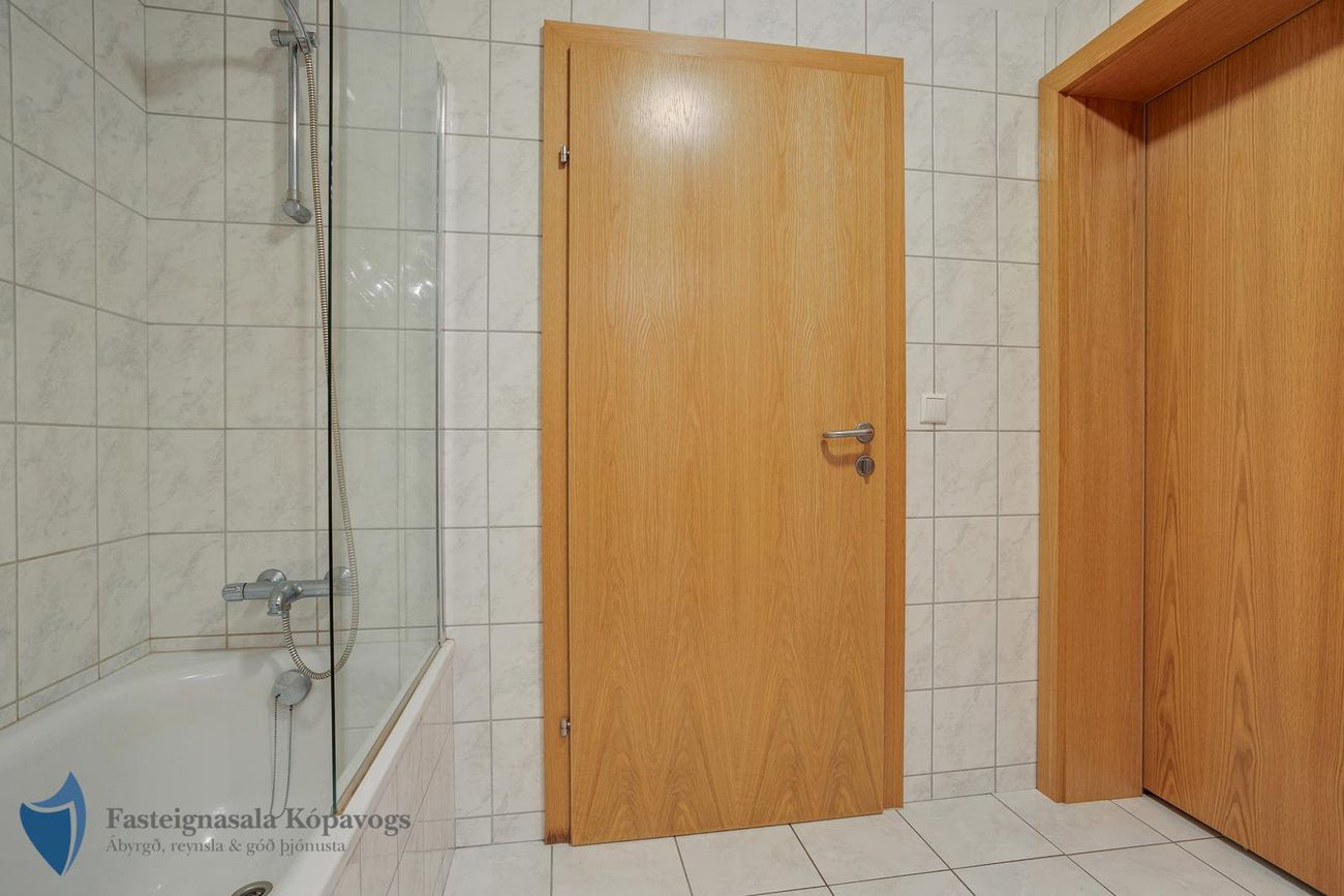 Drekavellir 18, 221 Hafnarfjörður