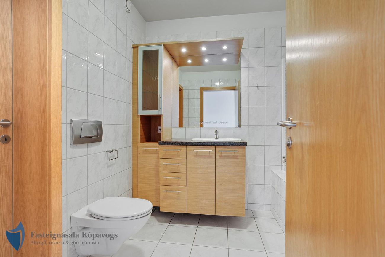 Drekavellir 18, 221 Hafnarfjörður
