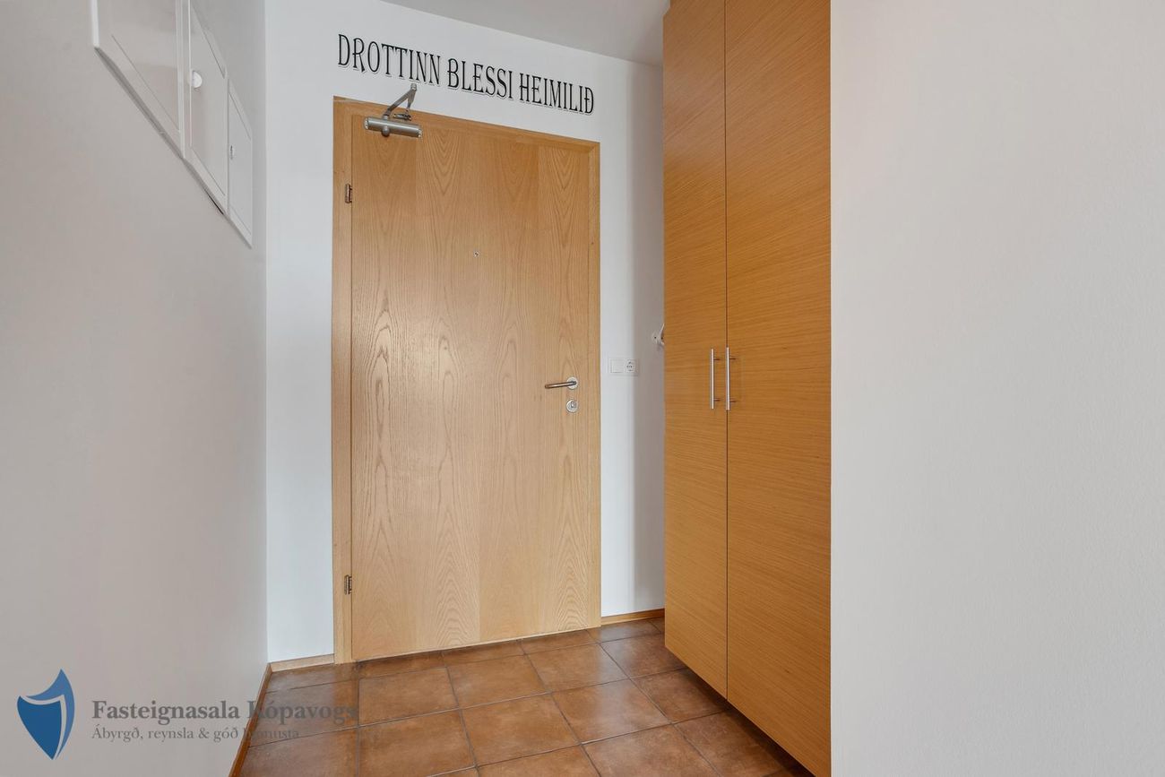 Drekavellir 18, 221 Hafnarfjörður