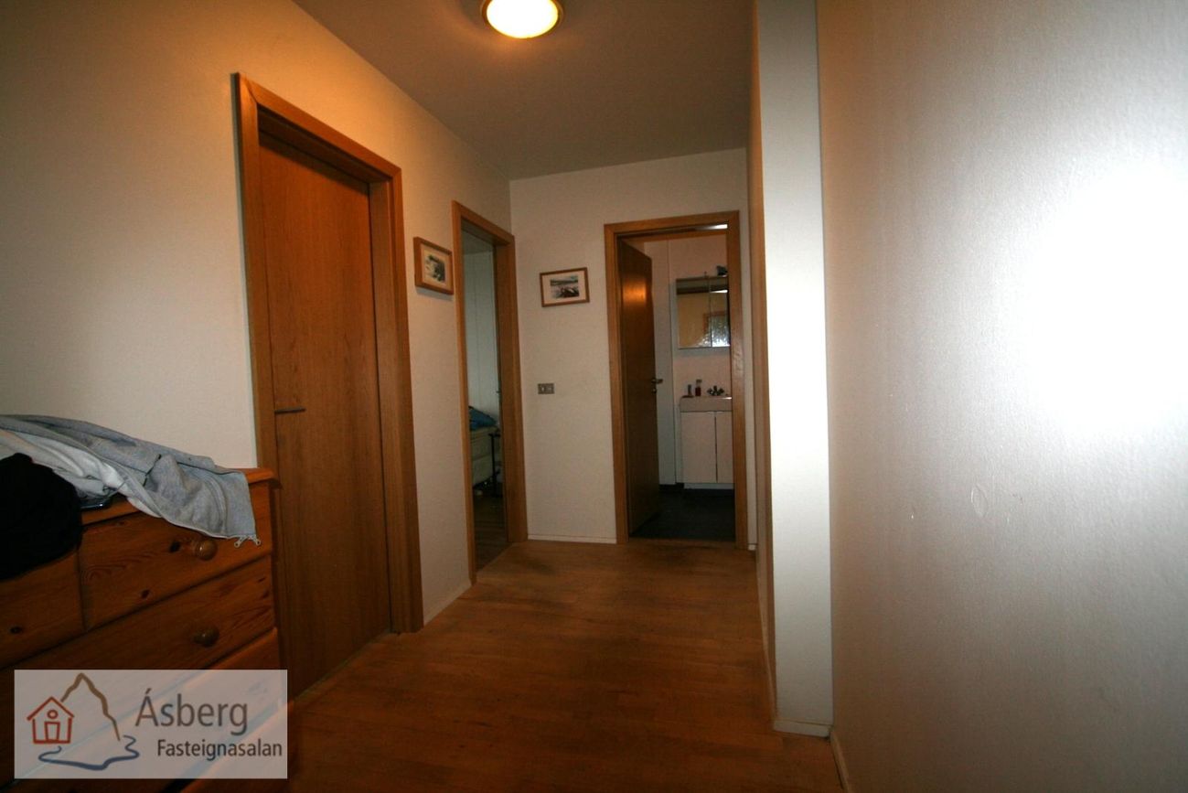 Hjallavegur 3, 260 Reykjanesbær