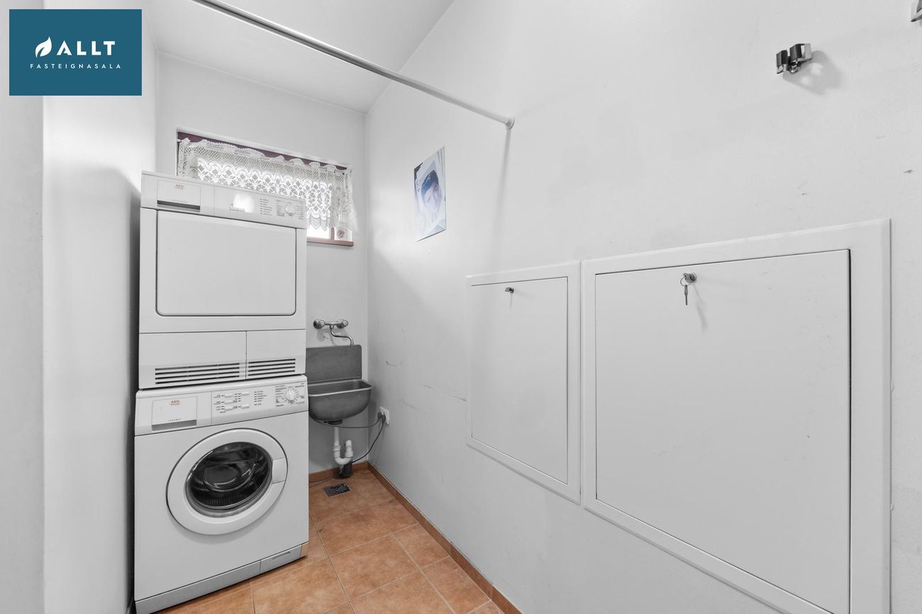 Tjarnabakki 8, 260 Reykjanesbær