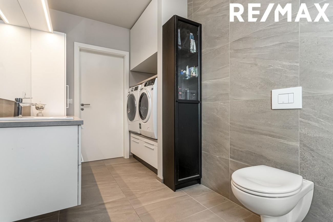 Rökkvatjörn 1, 113 Reykjavík