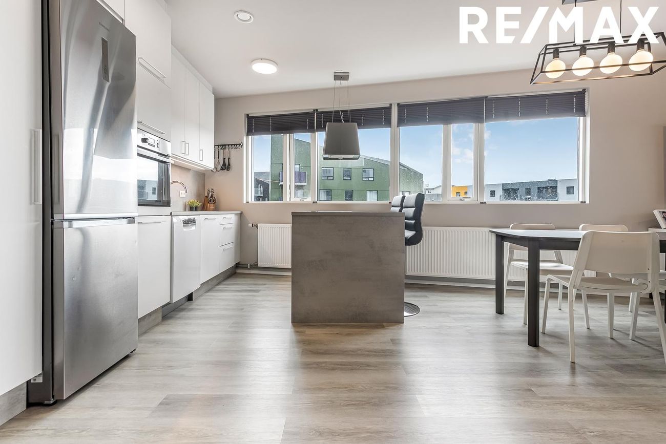 Rökkvatjörn 1, 113 Reykjavík