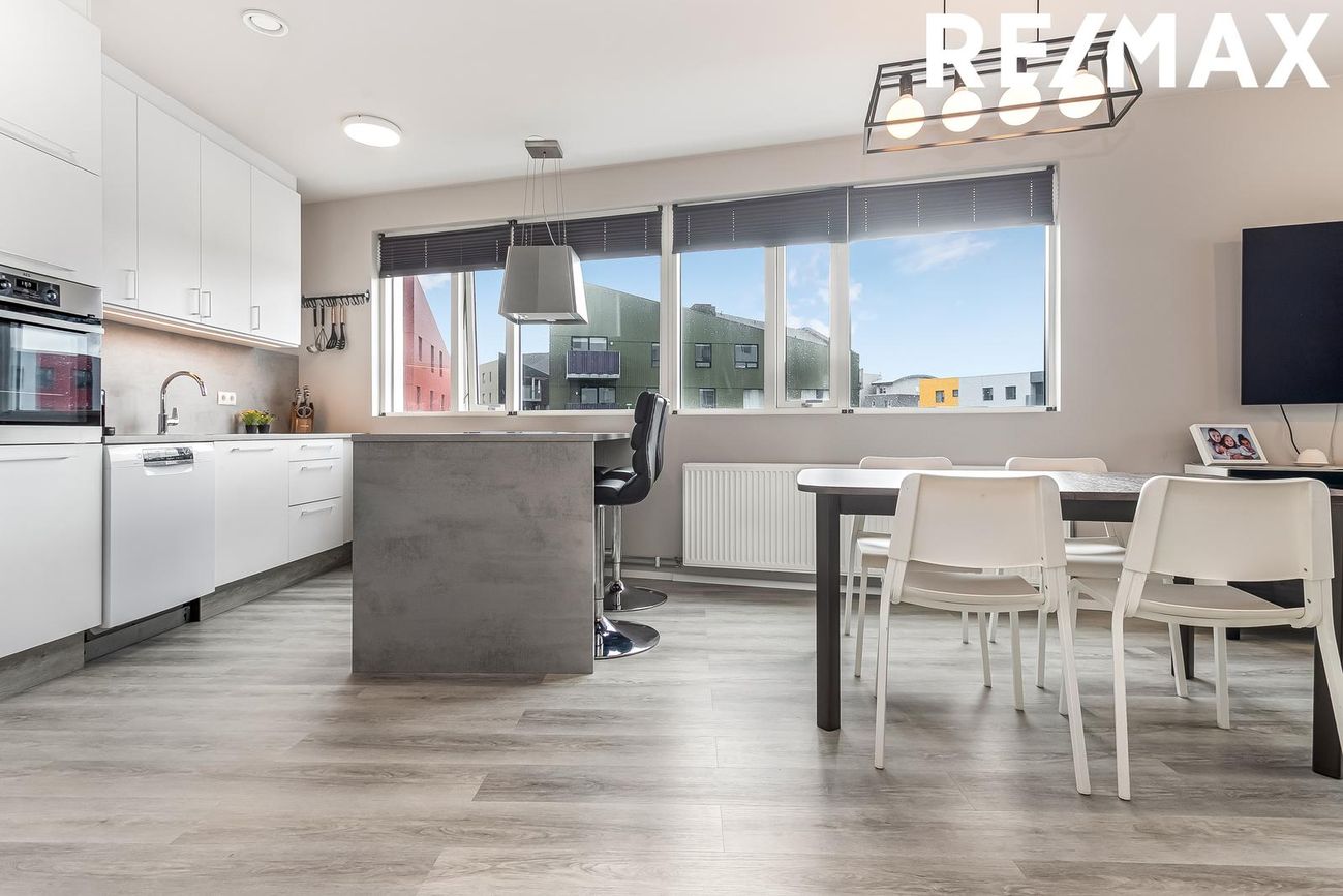 Rökkvatjörn 1, 113 Reykjavík