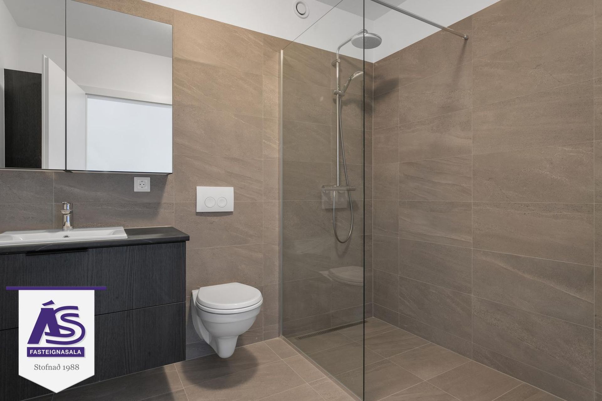 Hringhamar 21, 221 Hafnarfjörður