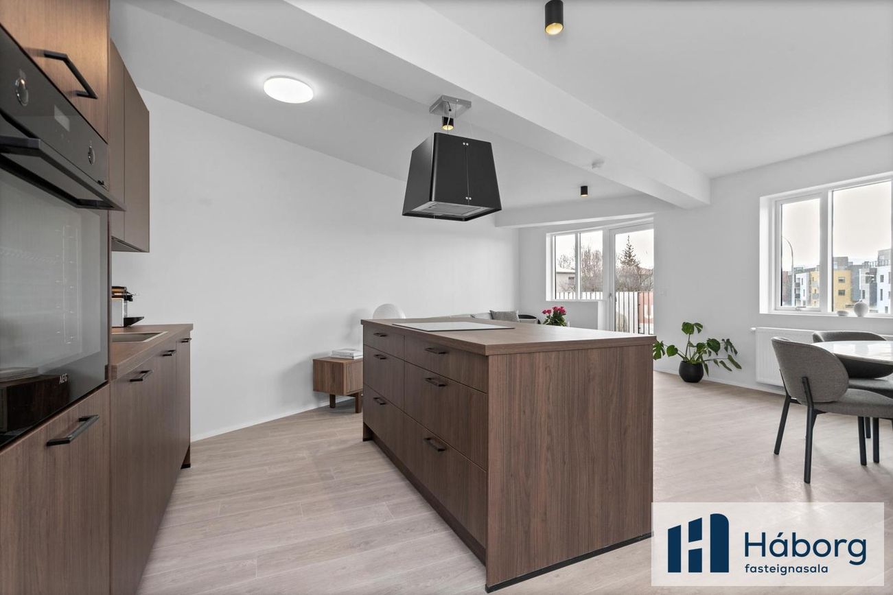 Skipholt 1, 105 Reykjavík