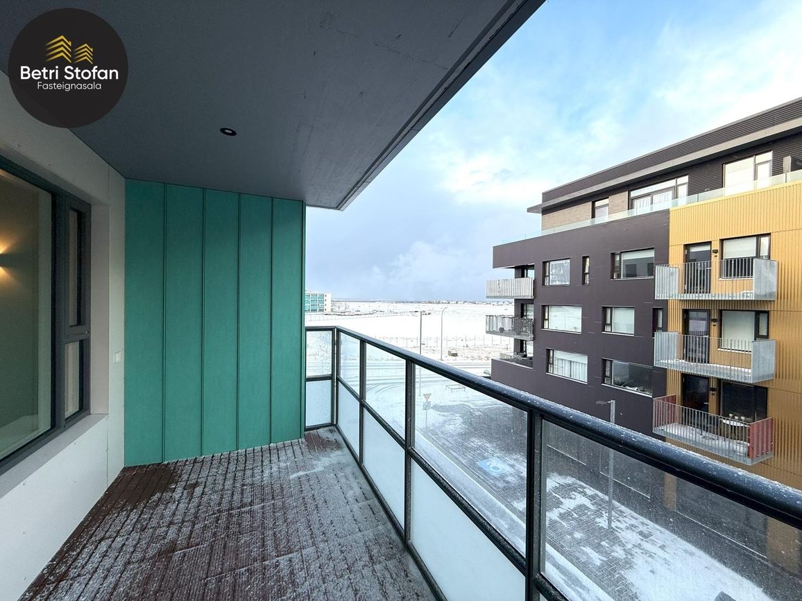Fálkahlíð 5, 102 Reykjavík