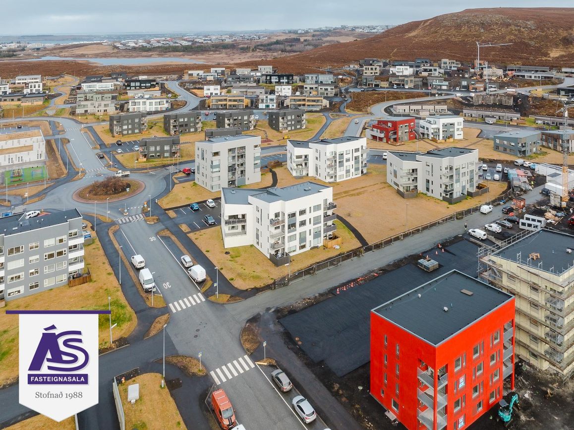Hádegisskarð 2, 221 Hafnarfjörður