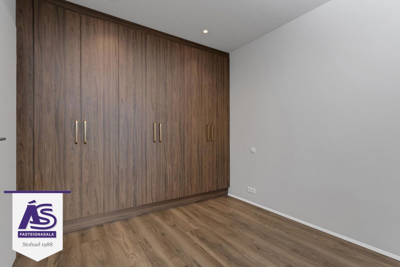 Hringhamar 31, 221 Hafnarfjörður