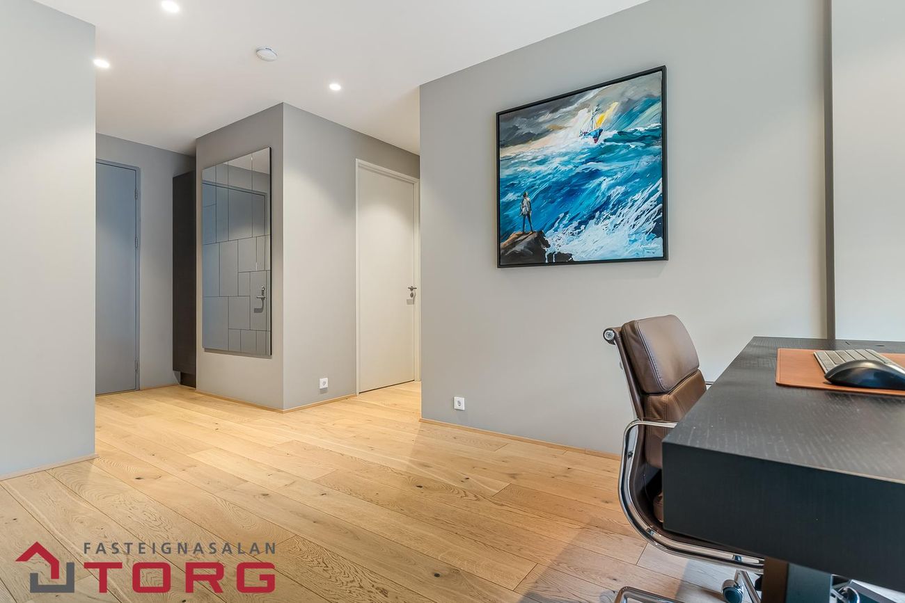 Tryggvagata 13, 101 Reykjavík