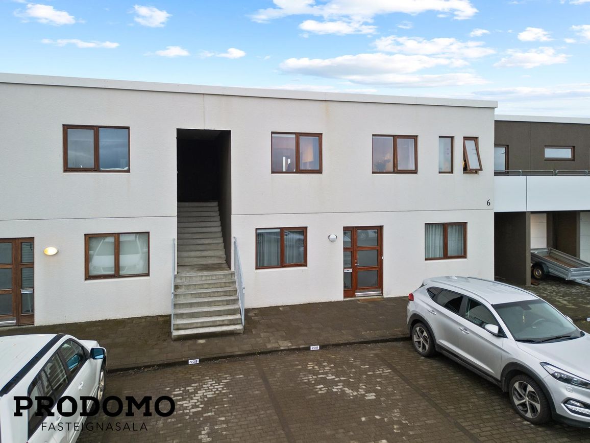 Tjarnabakki 6, 260 Reykjanesbær