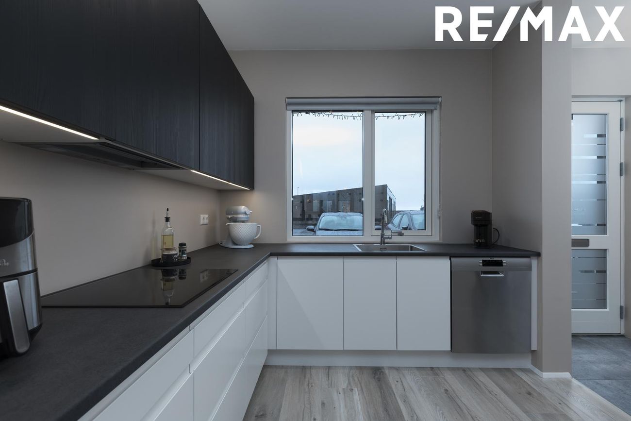 Dalsbraut 15, 260 Reykjanesbær