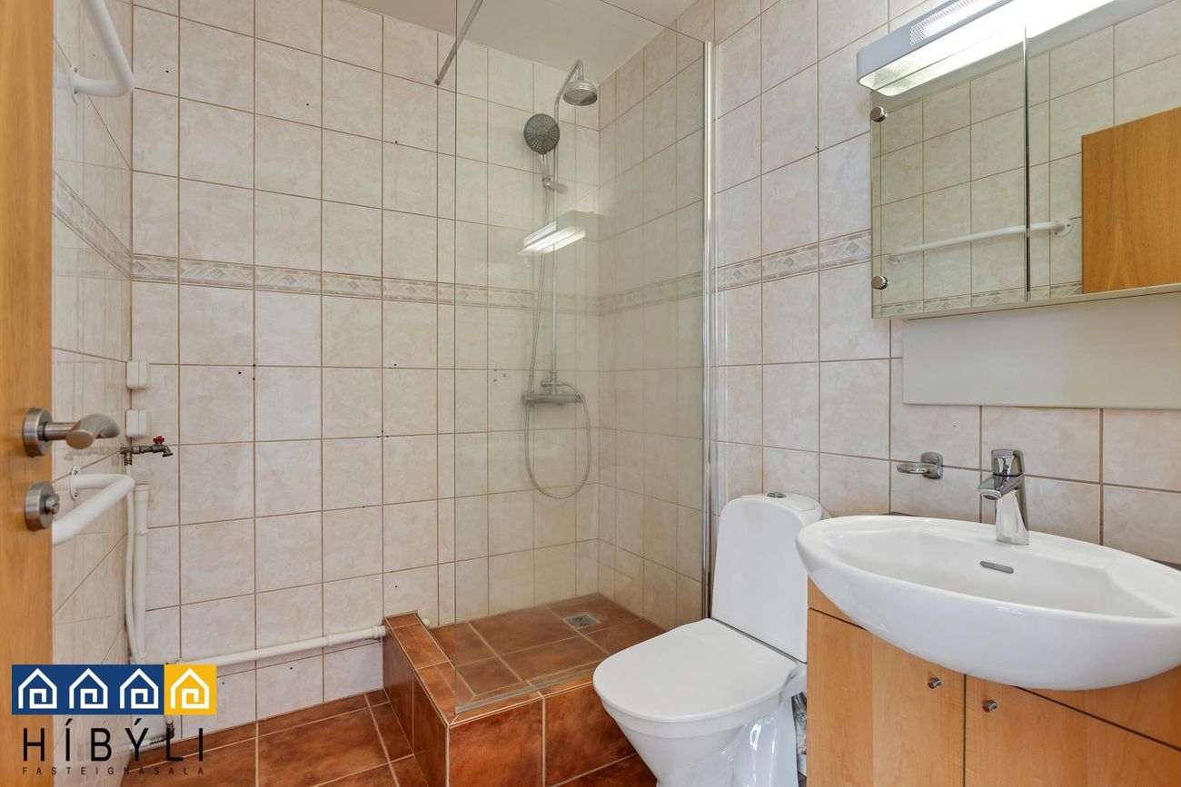 Fálkagata 17, 107 Reykjavík