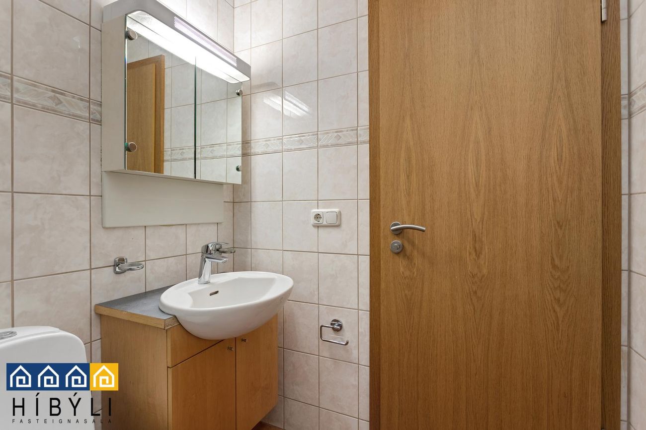 Fálkagata 17, 107 Reykjavík