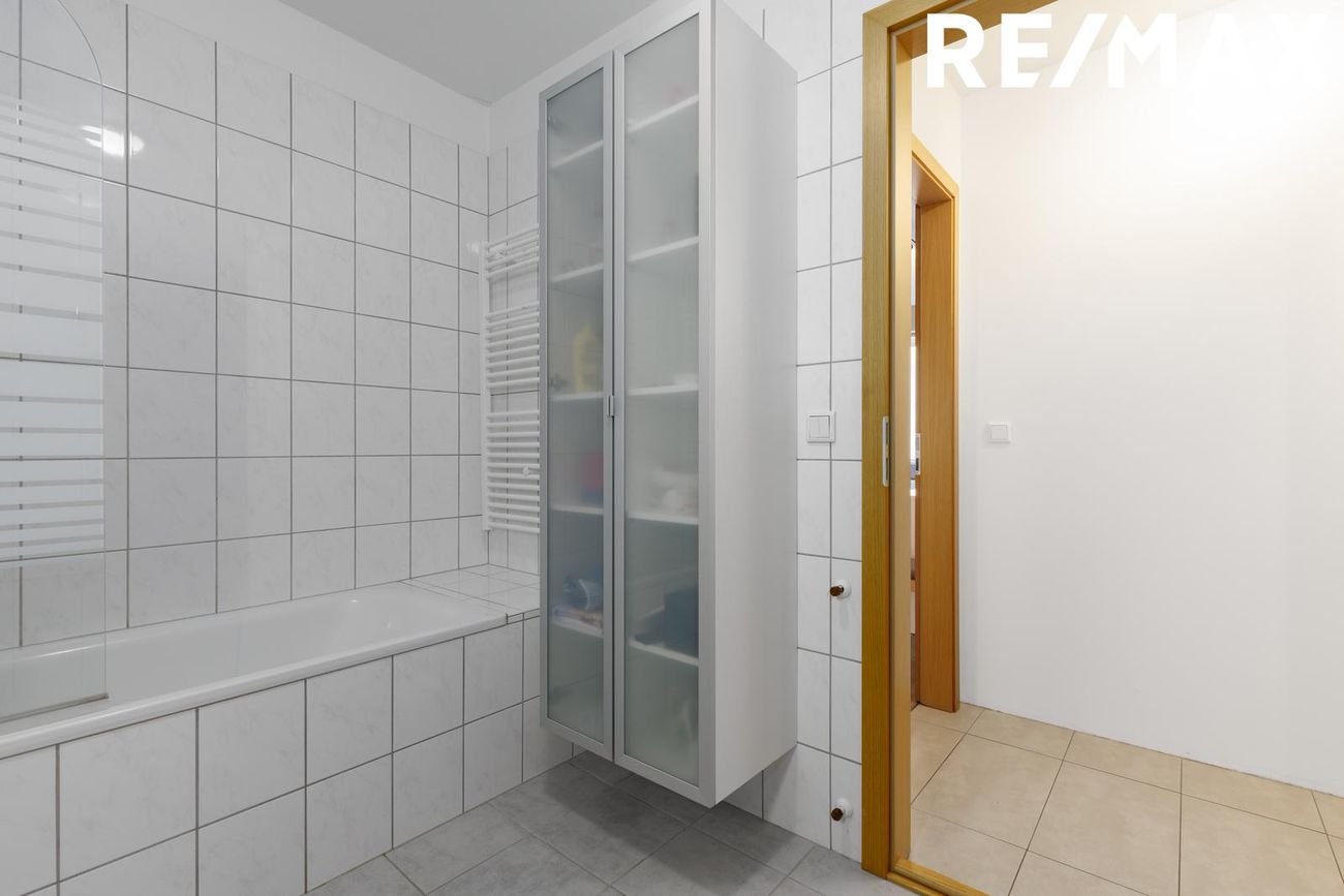 Ásakór 1, 203 Kópavogur