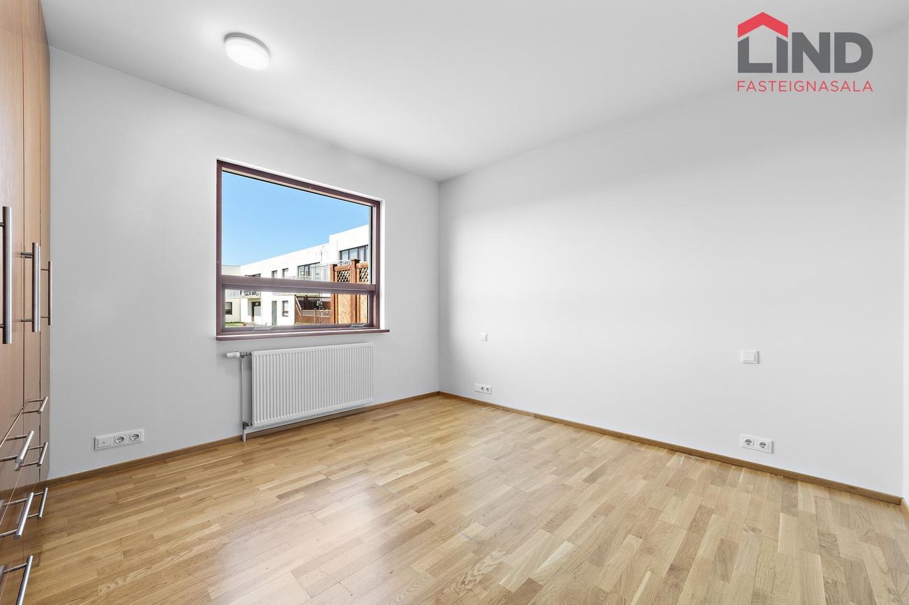 Tjarnabakki 8, 260 Reykjanesbær