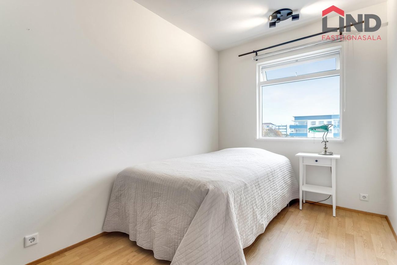 Kaplaskjólsvegur 27, 107 Reykjavík