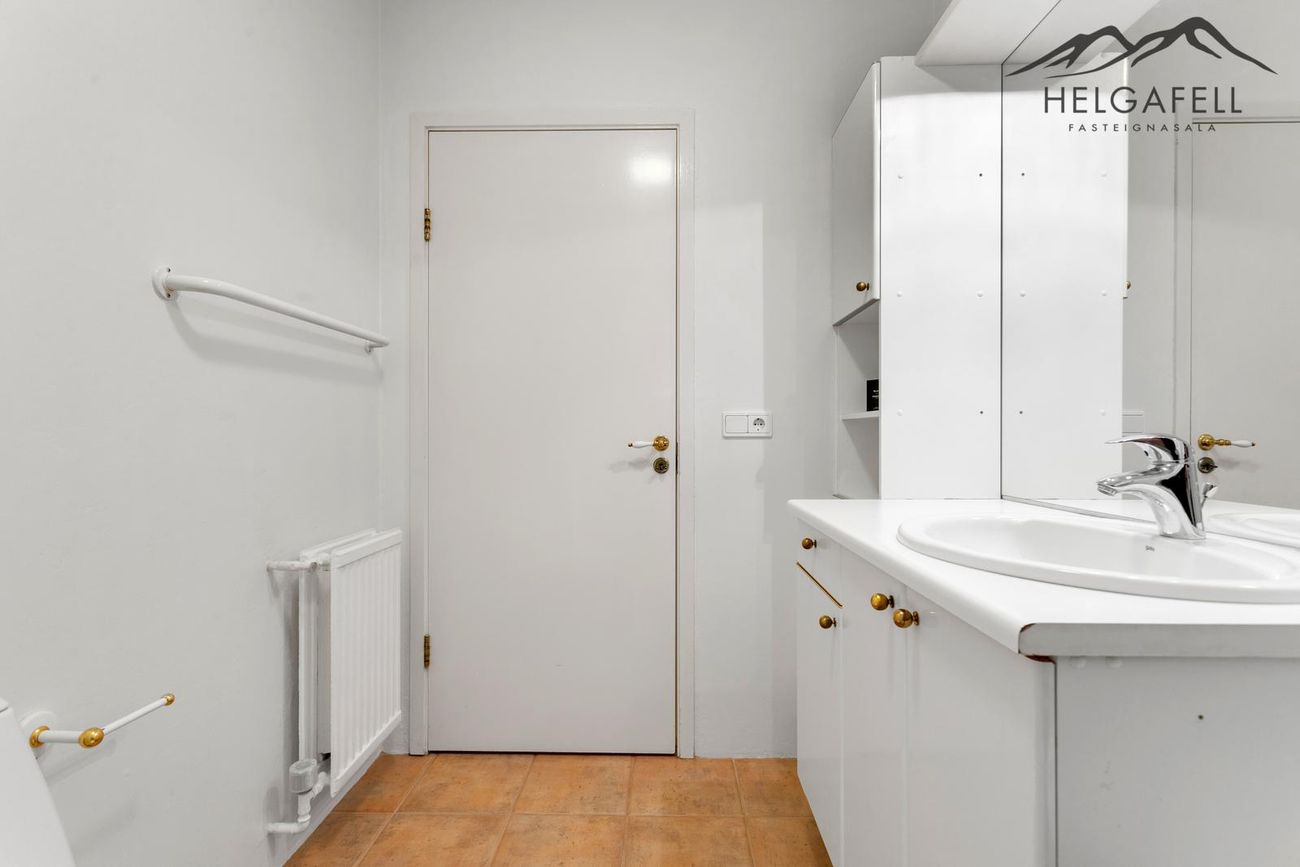 Hlíðarhjalli 14, 200 Kópavogur