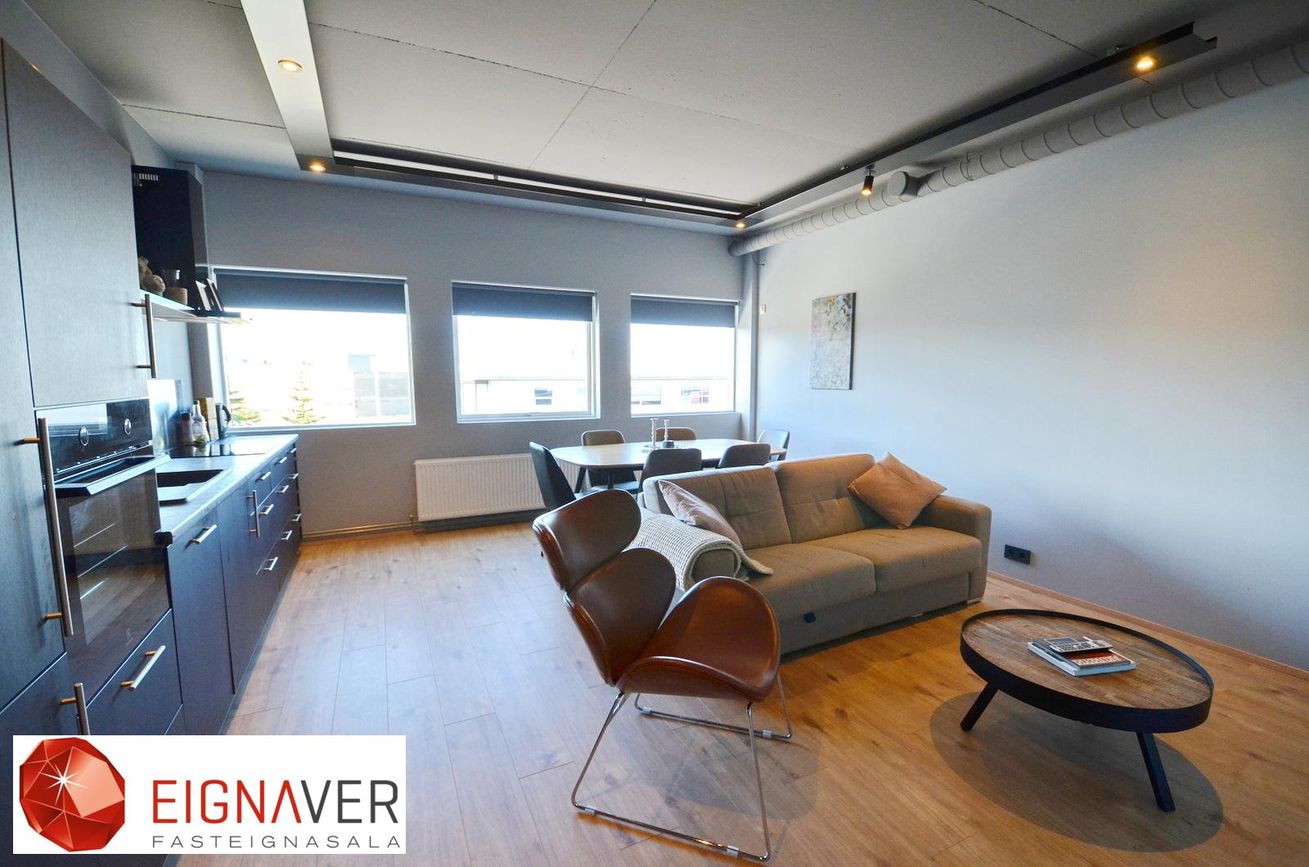 Tryggvabraut 24, 600 Akureyri