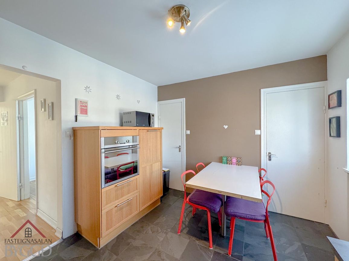 Munkaþverárstræti 33, 600 Akureyri
