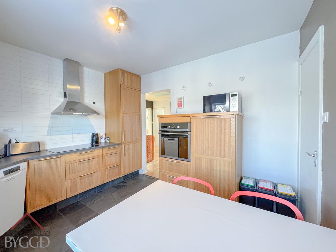 Munkaþverárstræti 33, 600 Akureyri