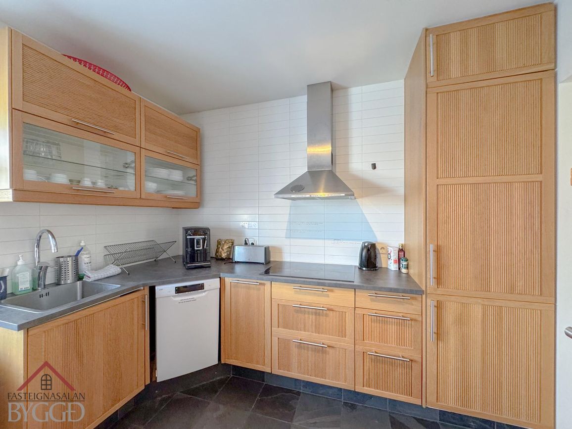 Munkaþverárstræti 33, 600 Akureyri